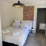 Charming 2-Sleeper Getaway U1 !